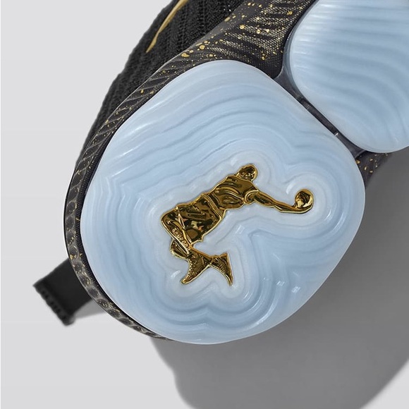 Nike LeBron 16 Watch the Throne - Sneakers - US 12 - Picture 4 of 4
